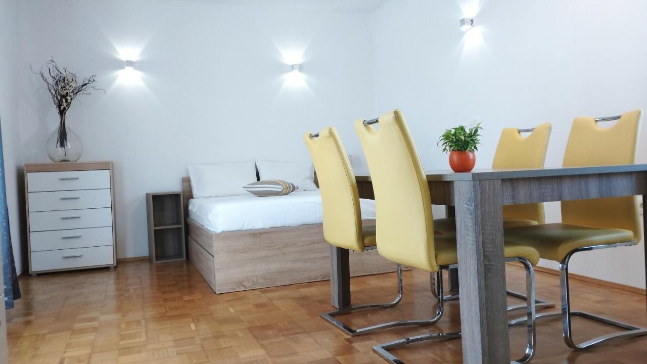 Active Apartments Koper Bagian luar foto
