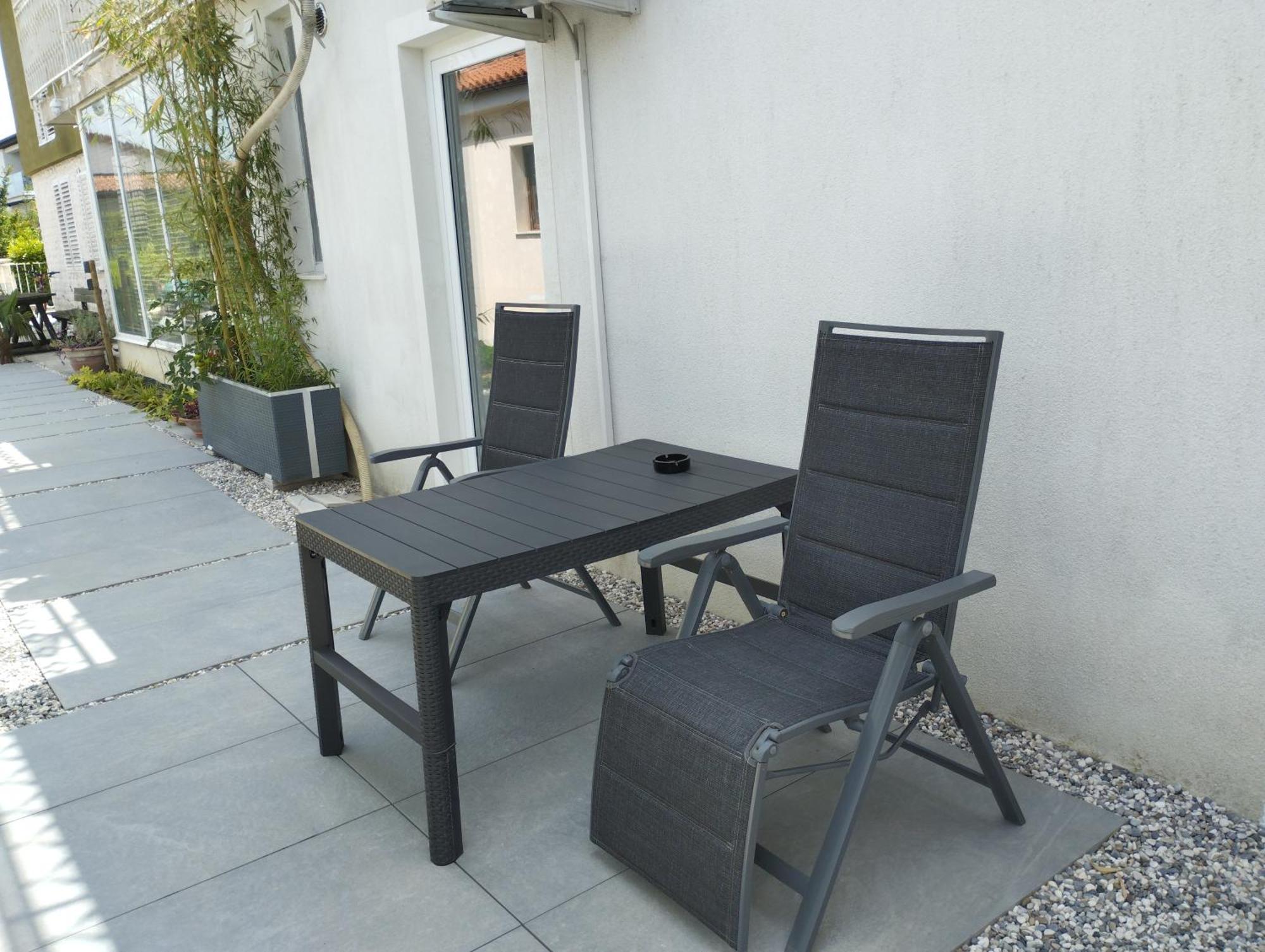 Active Apartments Koper Bagian luar foto